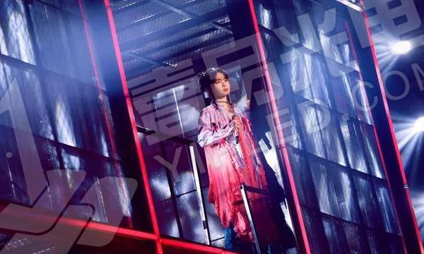 350m3透明旋轉(zhuǎn)魔方，壹品冰屏演繹周筆暢巡演最強(qiáng)舞美