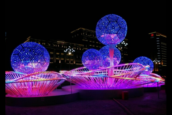 抓住市場核心腹地，LED透明屏小間距技術(shù)火遍全球